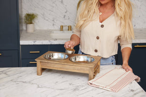 FARMHOUSE Rustic Elevated Pet Feeder