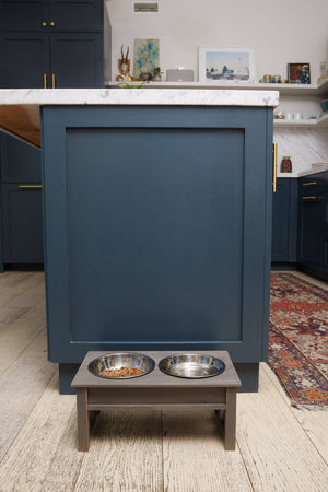 FARMHOUSE Rustic Elevated Pet Feeder